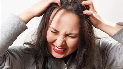 5 علاجات منزلية فعالة لشعر ناعم ولامع بعيدا عن التجعد