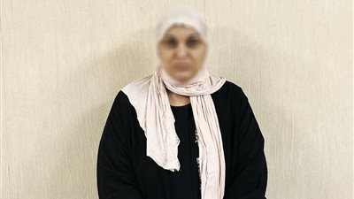 ضبط صانعة محتوى لقيامها بالتشهير بإحدى الفنانات والزعم باتجارها في الاعضاء البشرية 