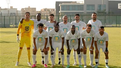 رئيس نادي البنك الأهلي يجتمع بالجهاز الفني واللاعبين في معسكر برج العرب