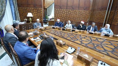 الإمام الطيب لسفراء مصر الجدد: واجهوا فكر الهيمنة برسالة الأزهر