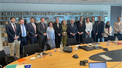 وزير التعليم العالي يبحث في هولندا دعم التعليم الرقمي والبحث العلمي