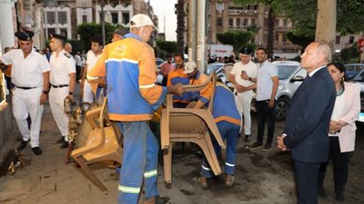 محافظ القاهرة يقود حملة لرفع الإشغالات بميدان الإسماعيلية بمصر الجديدة