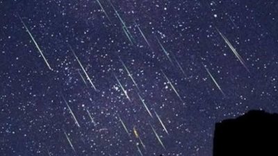 ظواهر فلكية تزين سماء أغسطس أبرزها ظهور زخات شهب البرشاويات واقترانات الكواكب 