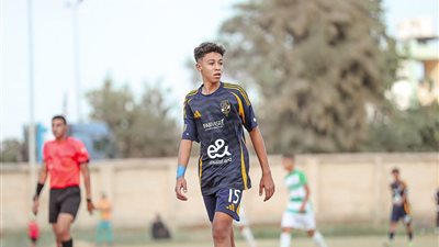 مسمار نص الملعب.. ناشئ الأهلي يحترف في نورشيلاند الدنماركي (فيديو وصور)