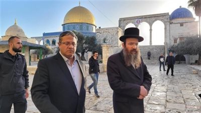 بن غفير يقود اقتحامًا جديدًا للأقصى تحت حماية شرطة الاحتلال