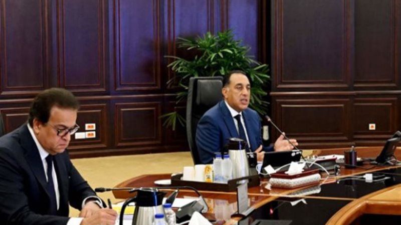 رئيس الوزراء خلال