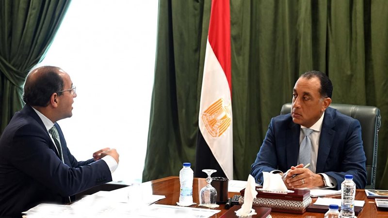 رئيس الوزراء ووزير