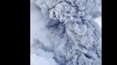 فضائية يورونيوز: ثوران بركان خامد منذ 600 عام بالشرق الروسي