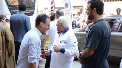 أجواء احتفالية في بولاق الدكرور.. نجوم الكرة بين الناخبين في ثاني أيام انتخابات الشيوخ