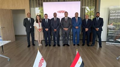 وزير الإسكان يزور مركز 