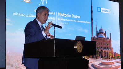 وزير السياحة يؤكد على أهمية دعم الصناعات والحرف التقليدية والتراثية في مصر