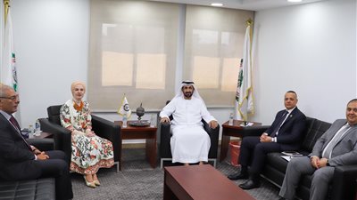 رئيس البرلمان العربي يلتقي مساعدة وزير الخارجية للشؤون البرلمانية بمصر