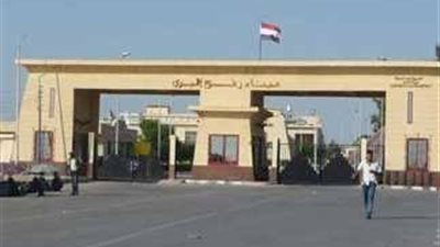 استئناف إدخال شاحنات المساعدات الإنسانية والوقود إلى قطاع غزة 