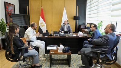 الصحة تبحث تعميم تجربة أول منتجع علاجي بأسوان لدعم السياحة الاستشفائية