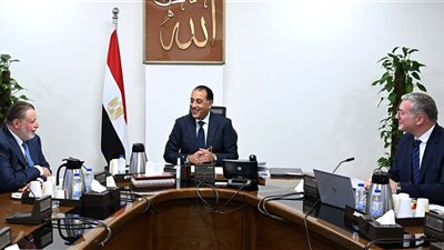 رئيس الوزراء يتابع جهود توفير المنتجات البترولية وموقف سداد مستحقات الشركاء الأجانب في قطاع البترول