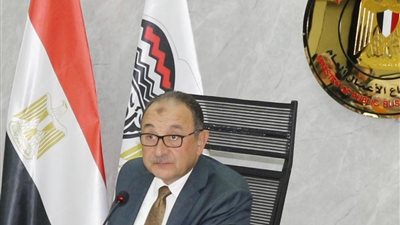 وزير قطاع الأعمال: الدولة تولي أهمية خاصة لتنمية الصعيد وتعظيم الاستفادة من الموارد والأصول المتاحة