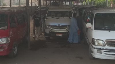 متابعة ميدانية لرئيس مدينة طهطا لضبط التعريفة وتوافر الوقود