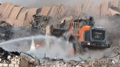 إخماد حريق مصنع أحذية بالخانكة بـ15 سيارة إطفاء دون إصابات (صور)