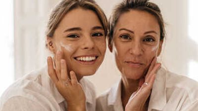 أفضل 10 مكونات لمكافحة الشيخوخة تبدأ فعاليتها من العشرينيات