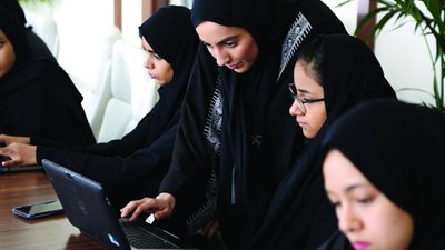 مراهقات في زمن العولمة.. الإسلام بين التحصين والتحدي