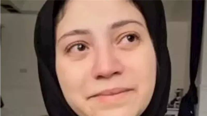 والدة الطفل علي