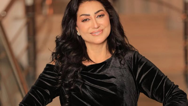 وفاء عامر