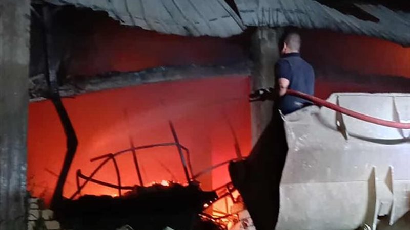 حريق مصنع أحذية بالمرج