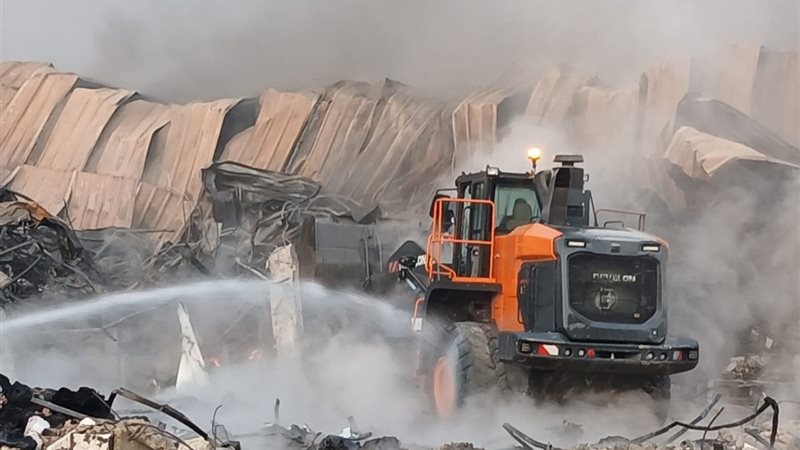 إخماد حريق مصنع الاحذية