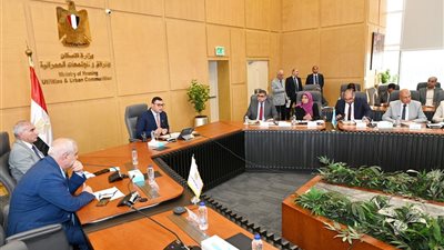 وزير الإسكان: اتخاذ كافة الإجراءات للتيسير على الموظفين المُنتقلين للعمل بالعاصمة الإدارية الجديدة