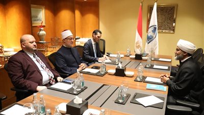 مفتي الجمهورية يلتقي إمام المركز الثقافي في لندن لبحث دعم القضايا الشرعية بالغرب