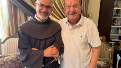 بطرس دانيال يكشف: لطفي لبيب كان يتبرع بأجره ويشارك مجانًا في أعمال فنية