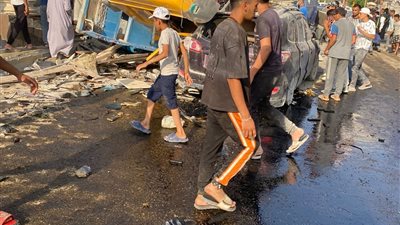 مصرع 3 أشخاص وإصابة 7 آخرين.. القصة الكاملة لـ حادث تصادم مروع بالأوتوستراد