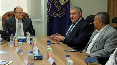 رئيس هيئة الدواء المصرية: التنسيق مع الشركاء الاستراتيجيين بعزز ثقة المواطن في الدواء المصري