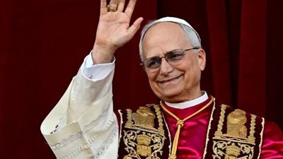 بابا الفاتيكان يدعو لتحقيق السلام بالشرق الأوسط وأوكرانيا وتخصيص الجمعة المقبلة للصيام والدعاء