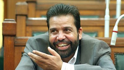  سيارة معاقين وشيكات بدون رصيد .. تفاصيل القبض على رجب هلال حميدة في كفر الشيخ