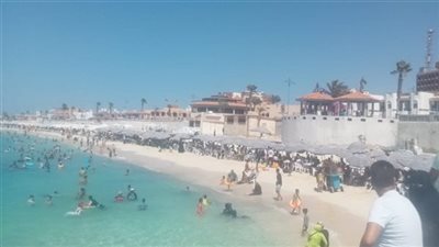 بعد فاجعة الإسكندرية.. مطروح تحذر المصطافين من السباحة بالشواطئ المفتوحة 
