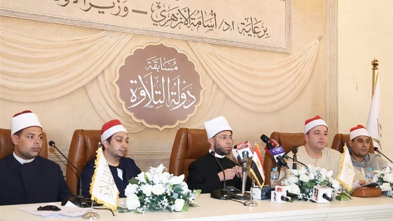 وزير الأوقاف يتفقد