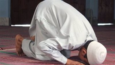 خشوع ضائع في زمن السرعة.. كيف نعيد الروح إلى الصلاة؟