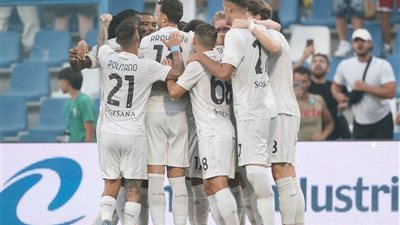 نابولي يستهل رحلة الدفاع عن لقب الدوري الإيطالي بالفوز على ساسولو 2- 0