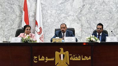 انطلاق الخطة السكانية والتنمية بسوهاج.. ونائبة الوزير تتفقد المستشفى العام 