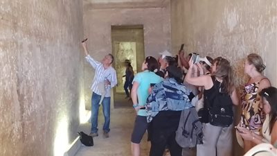 انطلاقة مبشرة للموسم السياحي في المنيا.. تل العمارنة تستقبل وفداً تشيلياً