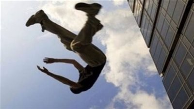 شاب سوداني ينهي حياته قفزًا من الطابق الرابع بالهرم