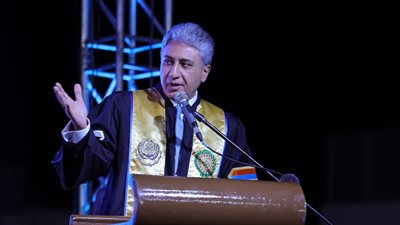 وزير السياحة يشارك في تخريج الدفعة الثانية بالأكاديمية العربية ويؤكد: النجاح رحلة مستمرة