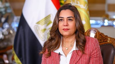 وزيرة التنمية المحلية تتابع مع محافظ مطروح تداعيات حادث انقلاب عربات قطار بمحافظة مطروح