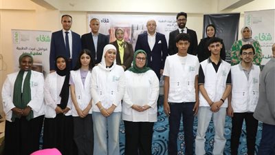 محافظ بني سويف يتفقد ختام قافلة علاج العيون مع مؤسسة غيث للتنمية 