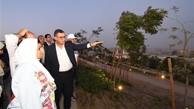  وزير الإسكان يوجه بتكثيف ودفع معدلات التنفيذ للانتهاء من مشروع حدائق تلال الفسطاط