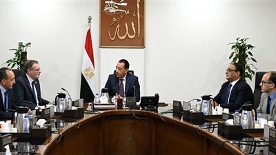 مدبولي يبحث مع رئيس 