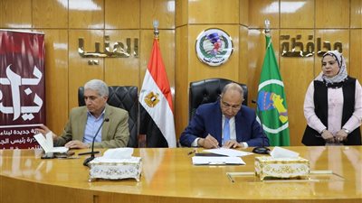 محافظ المنيا يوجّه بدعم المياه والطرق.. ويستجيب للحالات الإنسانية