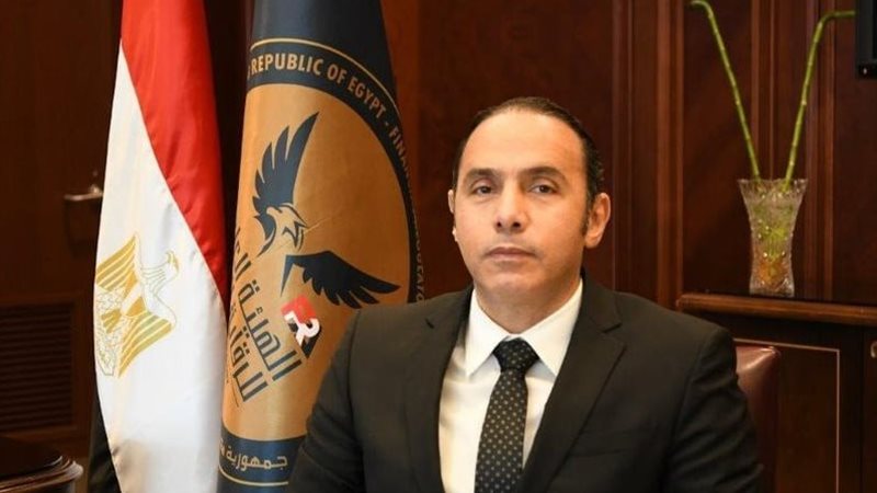 الدكتور إسلام عزام