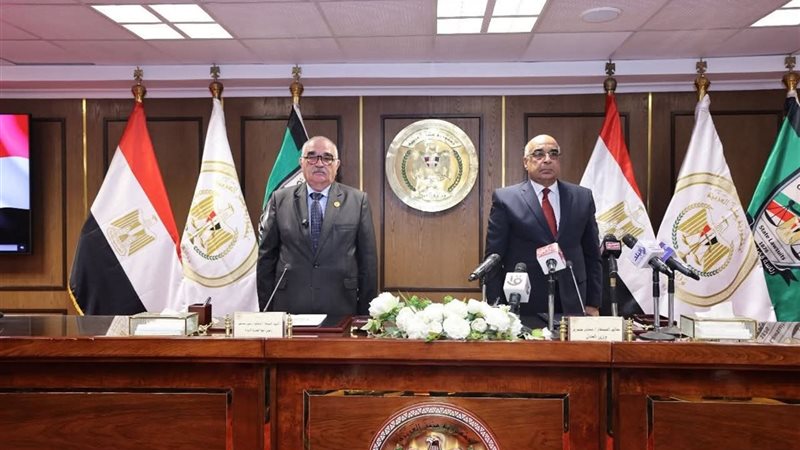 أثناء تأدية اليمين